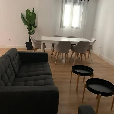 Luxury In Center Apartment *